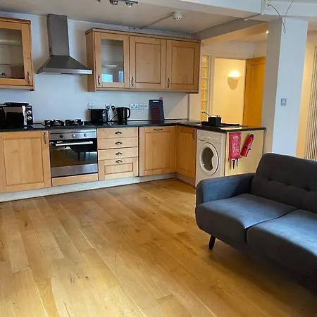 62-66 Farringdon Apartments-2