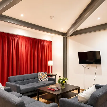 62-66 Farringdon Apartments-3
